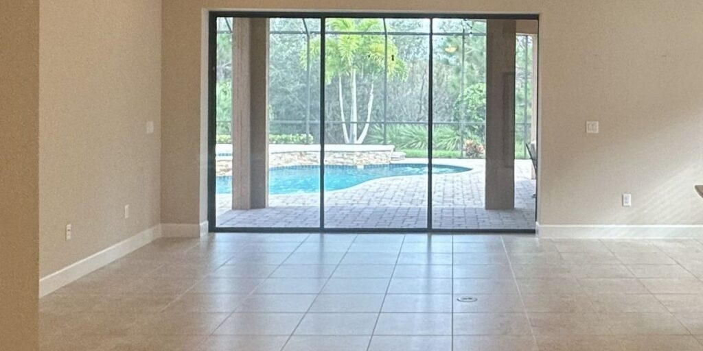Without furniture, this Florida home failed to impress buyers.